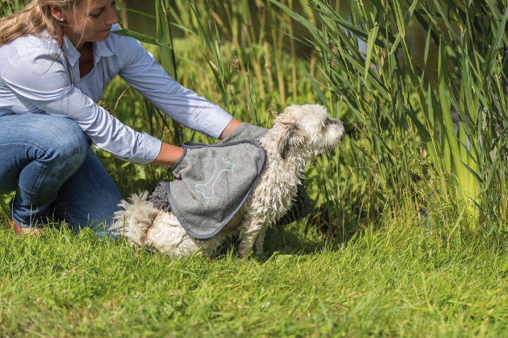 TRIXIE Handtuch mit Handlaschen